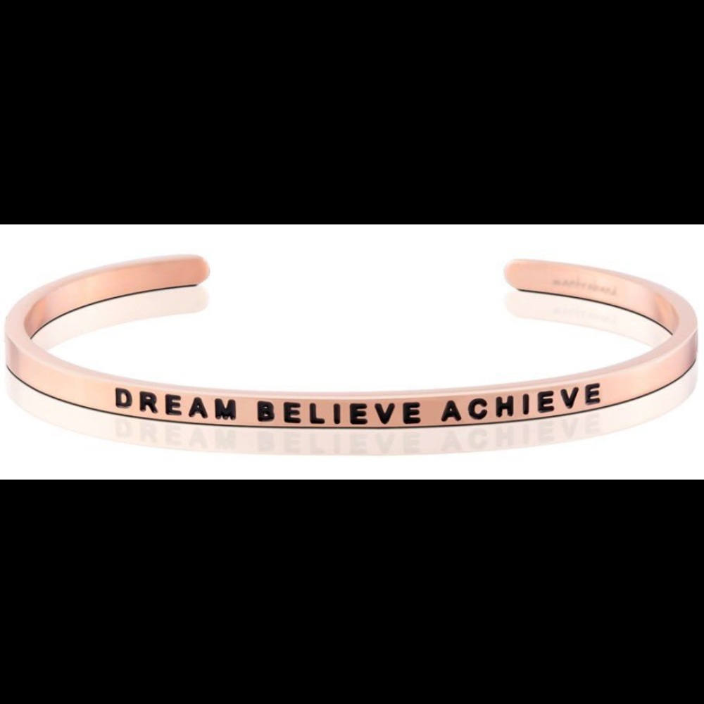 NWT “Dream Believe Achieve” Rose gold Mantra Band